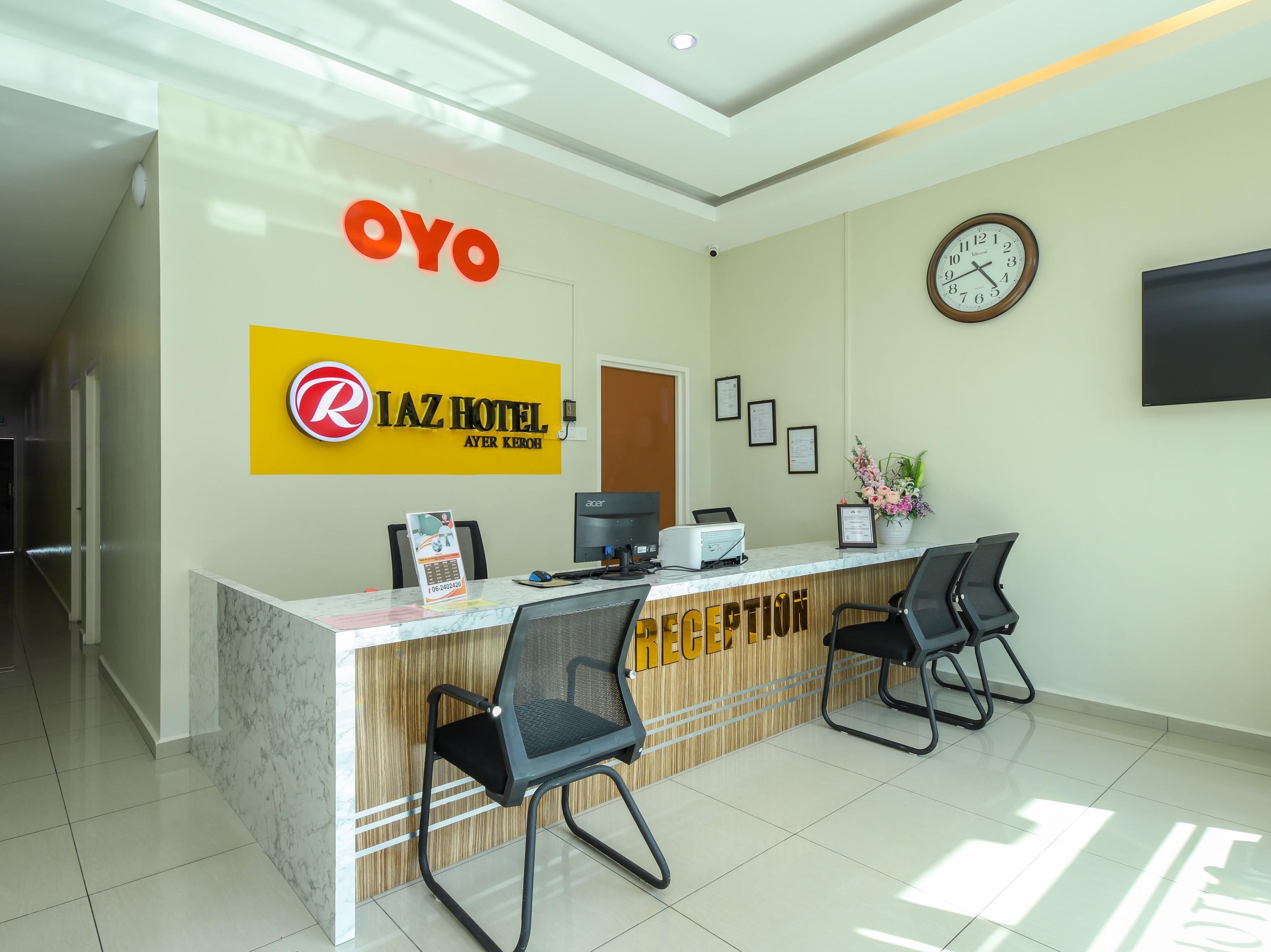 Oyo 89839 Riaz Hotel ملقا المظهر الخارجي الصورة